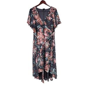 Torrid Faux Wrap Dress Swiss Dot Floral Dark Grey Sz. 2 Pockets Hi-Lo Tulip‎ Hem